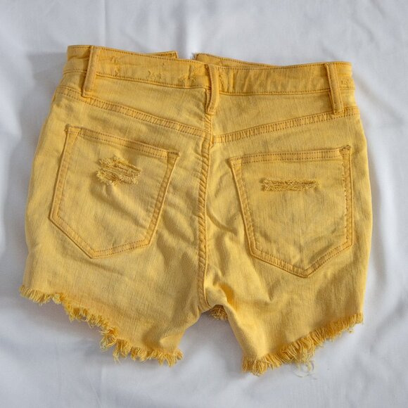 We The Free • US 25 • Mid-Rise Shorts • Soft Yellow - Picture 8 of 13